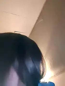 Snapshot of Evelina_cute chatting on March 16, 2026, 9:28 pm Evelina cute online show from March 16, 2026, 9:28 pm