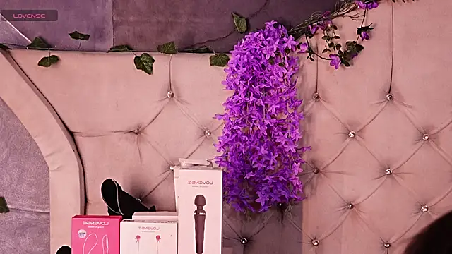 Snapshot of AmberGreyy_ chatting on July 25, 2026, 8:15 pm AmberGreyy online show from July 25, 2026, 8:15 pm