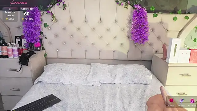 Snapshot of AmberGreyy_ chatting on July 14, 2026, 2:05 am AmberGreyy online show from July 14, 2026, 2:05 am