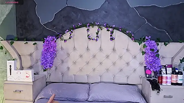 AmberGreyy  online show from June 8, 2026, 6:19 pm