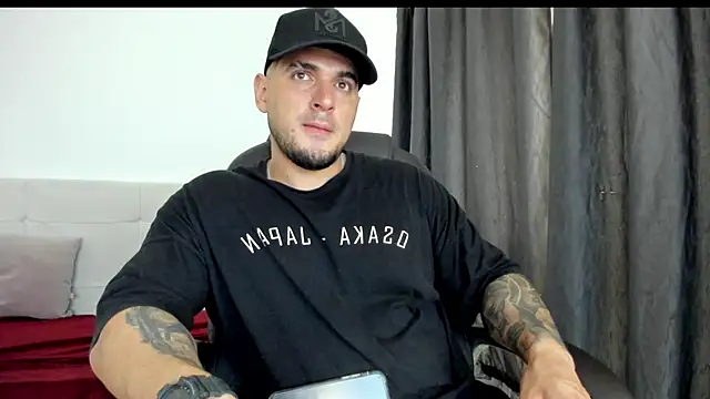 Teilor Creed online show from November 21, 2025, 7:02 pm