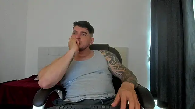 Teilor Creed online show from October 24, 2025, 7:02 pm