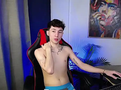 Snapshot of SebasstianGrand chatting on February 26, 2025, 11:19 pm SebasstianGrand online show from February 26, 2025, 11:19 pm