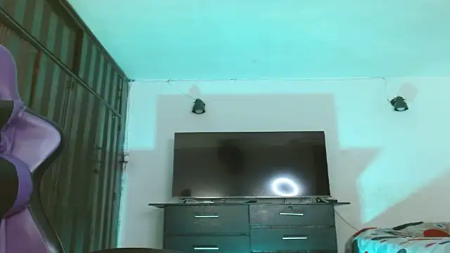 engielphoenis14 online show from May 6, 2026, 10:47 pm