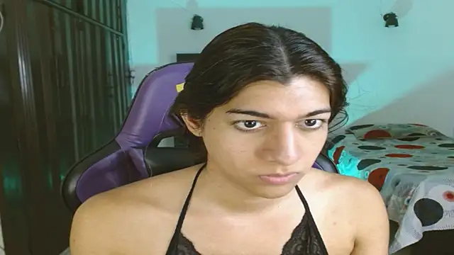 engielphoenis14 online show from May 5, 2026, 11:08 pm