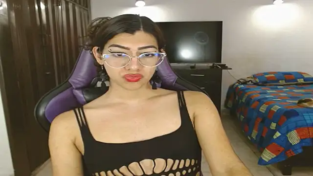 Snapshot of engielphoenis14 chatting on June 14, 2026, 1:12 pm engielphoenis14 online show from June 14, 2026, 1:12 pm