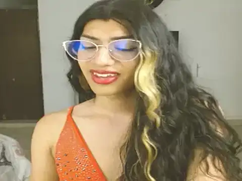 engielphoenis14 online show from January 15, 2025, 1:41 pm