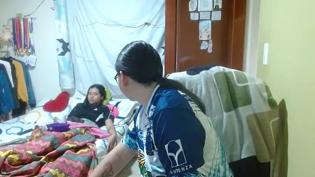 clayre and jill online show from November 5, 2025, 7:06 pm