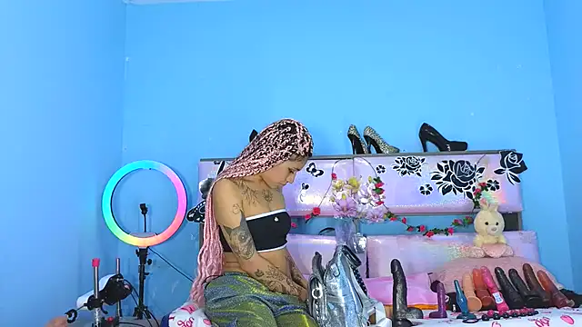 Snapshot of gabbiefoxthx chatting on January 19, 2025, 1:21 am gabbiefoxthx online show from January 19, 2025, 1:21 am