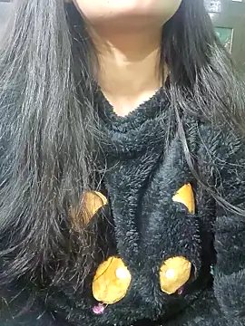 Alina Khann online show from November 23, 2025, 2:16 pm