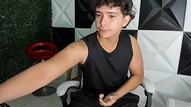 Snapshot of Dani_cumboy chatting on December 16, 2025, 1:15 pm Dani cumboy online show from December 16, 2025, 1:15 pm