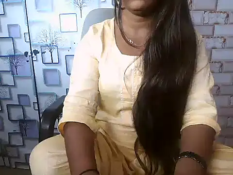 Hot Naina- online show from December 5, 2024, 3:44 pm