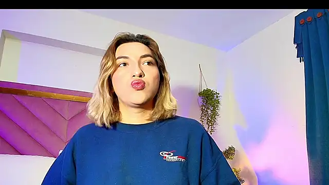 Snapshot of TomLondon_ chatting on September 26, 2025, 11:39 am TomLondon online show from September 26, 2025, 11:39 am