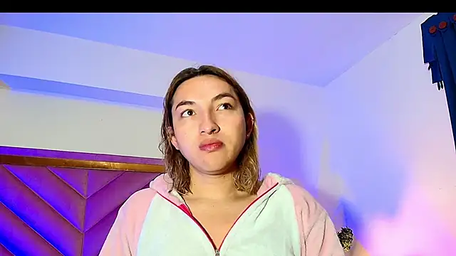 Snapshot of TomLondon_ chatting on September 17, 2025, 12:40 pm TomLondon online show from September 17, 2025, 12:40 pm