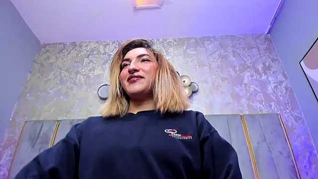 Snapshot of TomLondon_ chatting on November 20, 2025, 11:44 am TomLondon online show from November 20, 2025, 11:44 am