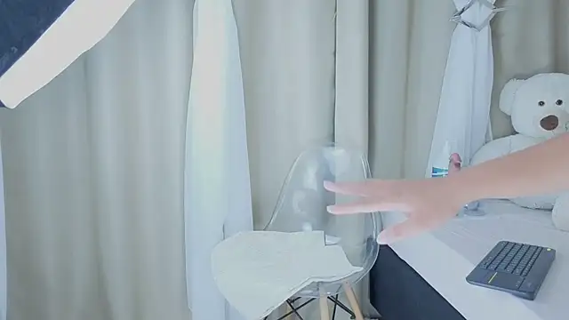 sorafire online show from November 14, 2025, 4:21 pm