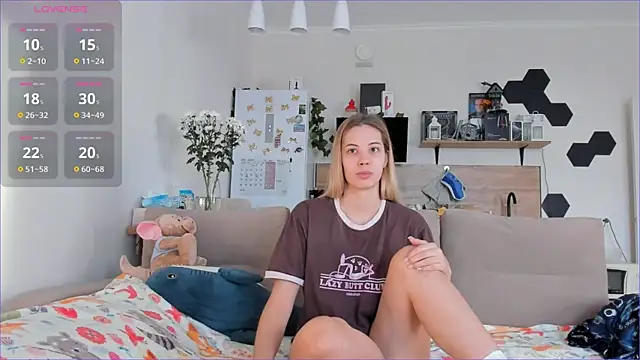 Snapshot of Girl_alone_home chatting on October 9, 2025, 3:40 am Girl alone home online show from October 9, 2025, 3:40 am