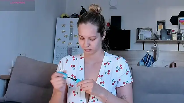 Girl alone home online show from July 29, 2026, 3:00 pm