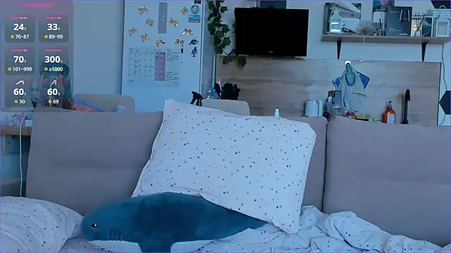 Snapshot of Girl_alone_home chatting on May 7, 2026, 4:50 am Girl alone home online show from May 7, 2026, 4:50 am