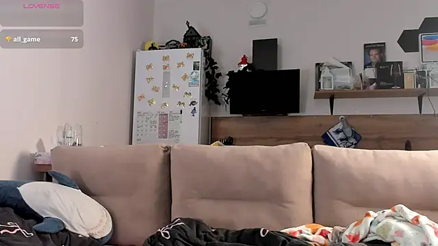 Snapshot of Girl_alone_home chatting on June 12, 2026, 3:54 pm Girl alone home online show from June 12, 2026, 3:54 pm
