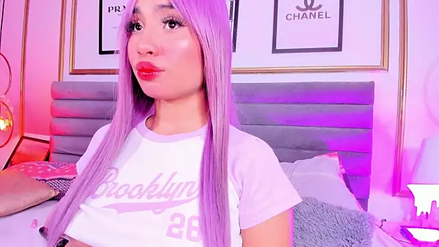 Snapshot of MandyWester chatting on November 12, 2025, 10:35 pm MandyWester online show from November 12, 2025, 10:35 pm