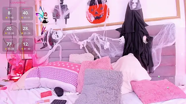 Snapshot of MandyWester chatting on October 26, 2025, 8:09 pm MandyWester online show from October 26, 2025, 8:09 pm