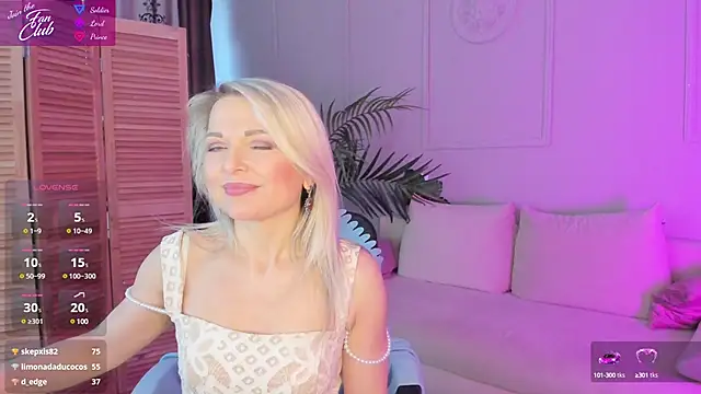 Snapshot of Gloria_Lovely chatting on February 21, 2025, 1:55 pm Gloria Lovely online show from February 21, 2025, 1:55 pm