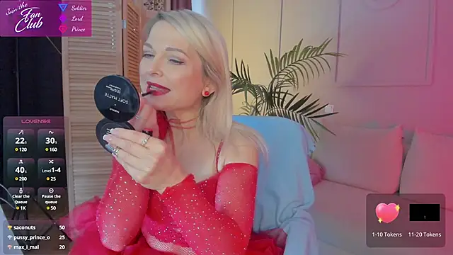 Snapshot of Gloria_Lovely chatting on March 15, 2025, 2:12 pm Gloria Lovely online show from March 15, 2025, 2:12 pm