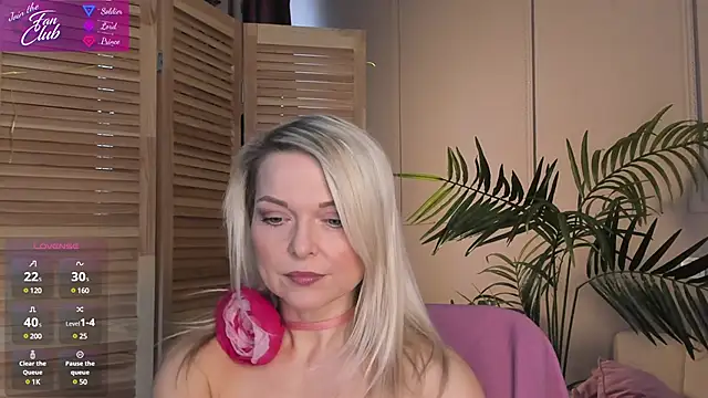 Snapshot of Gloria_Lovely chatting on March 18, 2025, 11:33 am Gloria Lovely online show from March 18, 2025, 11:33 am