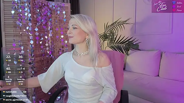 Snapshot of Gloria_Lovely chatting on February 18, 2025, 6:47 pm Gloria Lovely online show from February 18, 2025, 6:47 pm