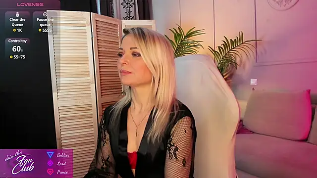 Snapshot of Gloria_Lovely chatting on January 23, 2025, 11:15 am Gloria Lovely online show from January 23, 2025, 11:15 am