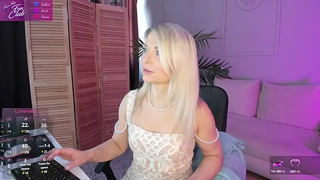 Snapshot of Gloria_Lovely chatting on February 21, 2025, 10:50 am Gloria Lovely online show from February 21, 2025, 10:50 am