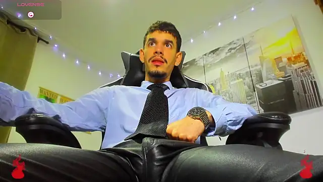 Snapshot of BRAYHAMBROWN chatting on October 29, 2025, 11:36 pm BRAYHAMBROWN online show from October 29, 2025, 11:36 pm