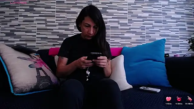 Snapshot of VioletaGomezCo chatting on May 22, 2026, 1:09 pm VioletaGomezCo online show from May 22, 2026, 1:09 pm