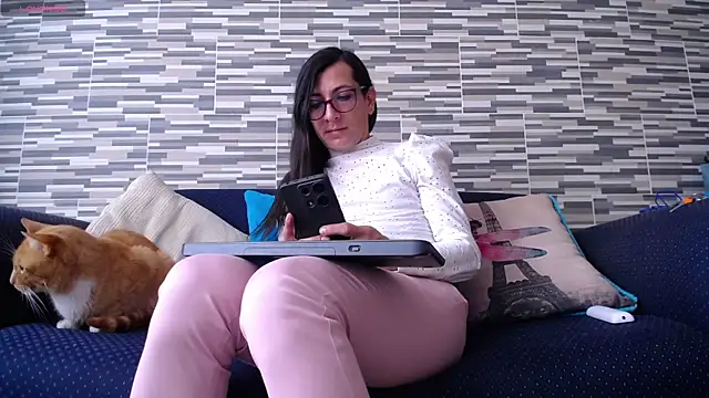 VioletaGomezCo online show from November 26, 2025, 3:01 pm