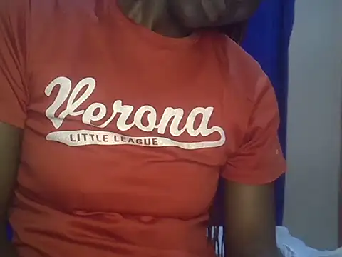 Snapshot of sweet_love00 chatting on October 11, 2025, 2:51 pm sweet love00 online show from October 11, 2025, 2:51 pm