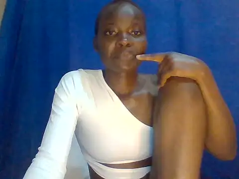 Snapshot of sweet_love00 chatting on July 12, 2026, 10:49 am sweet love00 online show from July 12, 2026, 10:49 am
