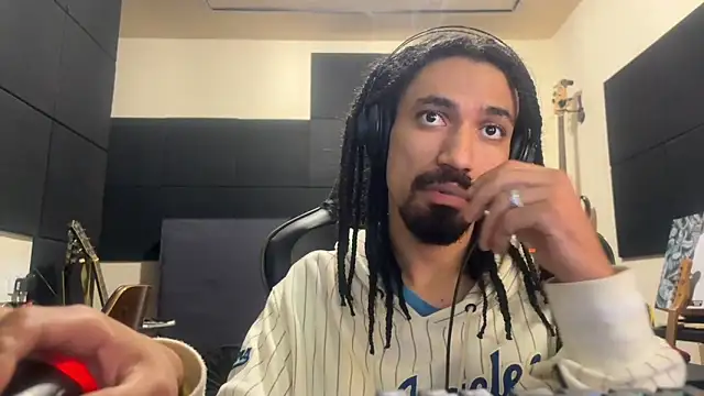 Snapshot of hotcamboy420 chatting on May 21, 2026, 1:58 am hotcamboy420 online show from May 21, 2026, 1:58 am
