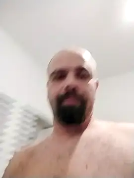 Snapshot of MichalS8613 chatting on December 2, 2025, 3:25 pm MichalS8613 online show from December 2, 2025, 3:25 pm