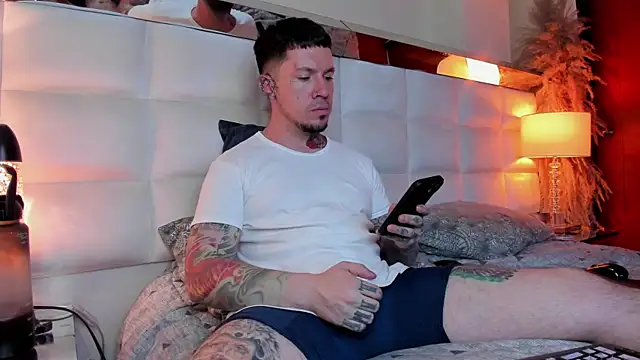 Snapshot of Adam_tatto chatting on November 19, 2025, 2:22 am Adam tatto online show from November 19, 2025, 2:22 am