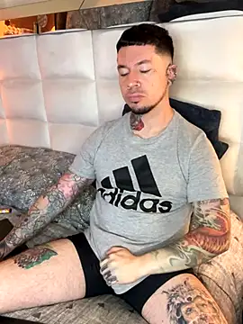 Snapshot of Adam_tatto chatting on November 20, 2025, 12:39 pm Adam tatto online show from November 20, 2025, 12:39 pm