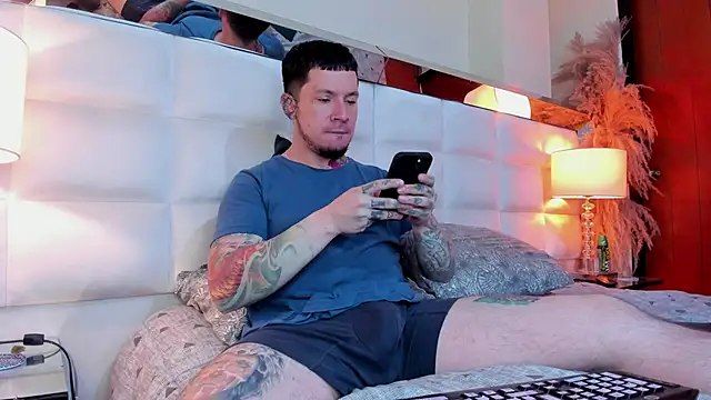 Snapshot of Adam_tatto chatting on October 30, 2025, 3:27 am Adam tatto online show from October 30, 2025, 3:27 am