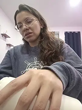 karlamorris  online show from October 22, 2025, 1:32 pm