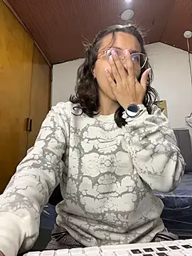 karlamorris  online show from February 24, 2026, 1:12 pm