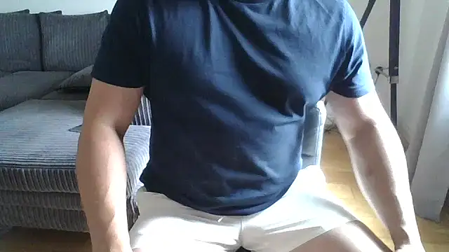 Snapshot of Nizzlive chatting on August 4, 2026, 1:26 pm Nizzlive online show from August 4, 2026, 1:26 pm