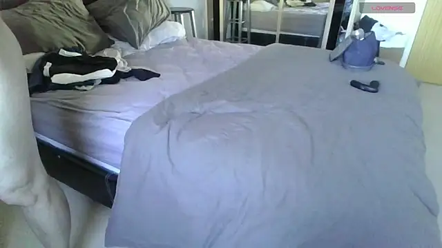 Snapshot of Nizzlivecam chatting on April 12, 2026, 7:11 am Nizzlivecam online show from April 12, 2026, 7:11 am