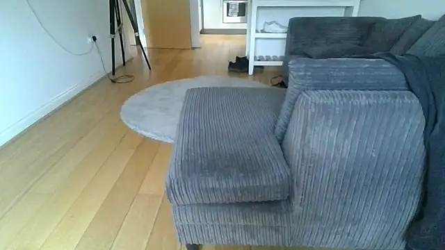 Snapshot of Nizzlivecam chatting on May 19, 2026, 4:36 pm Nizzlivecam online show from May 19, 2026, 4:36 pm