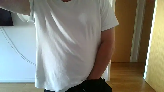 Snapshot of Nizzlivecam chatting on April 25, 2026, 6:49 am Nizzlivecam online show from April 25, 2026, 6:49 am