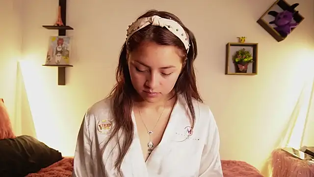 Snapshot of Sophy_SmileSweet chatting on November 18, 2025, 11:57 am Sophy SmileSweet online show from November 18, 2025, 11:57 am