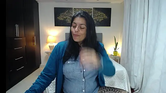 Snapshot of Lust_Mom41 chatting on June 21, 2026, 1:11 am Lust Mom41 online show from June 21, 2026, 1:11 am